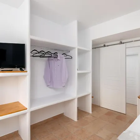 Azzure Horizon Pollonia