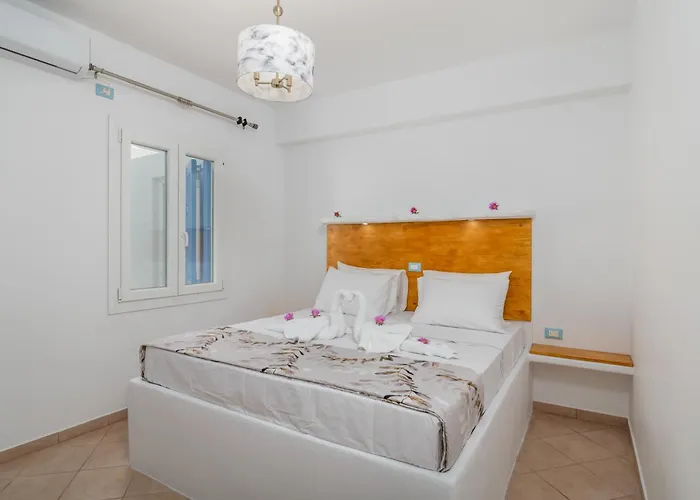 Azzure Horizon * Pollonia